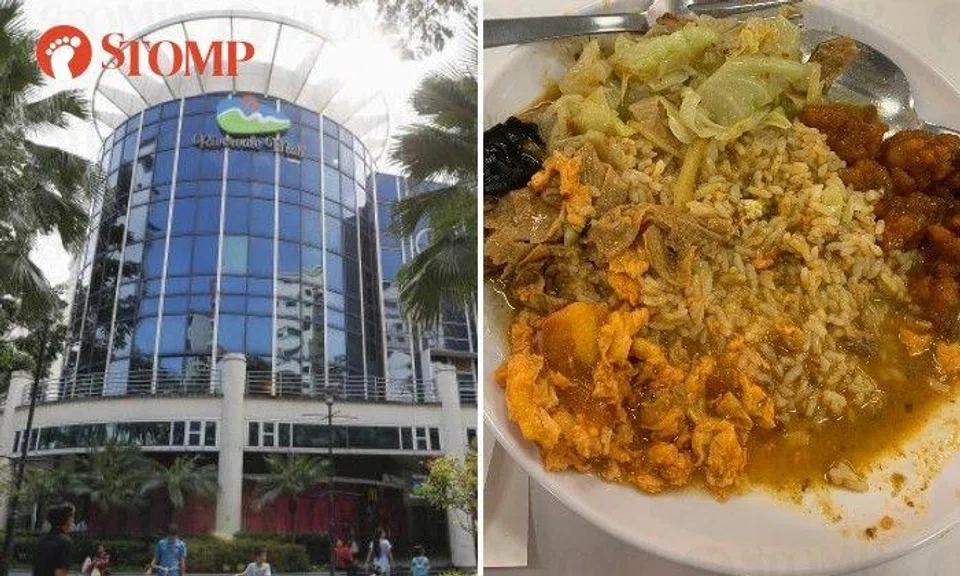 Stomper ordered a tomato egg, cabbage, tau kee, and sweet and sour pork from the cai png stall in the Food Junction food court of Rivervale Mall.