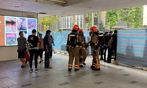 Firefighters use water jet to disperse gas leaked at Tanjong Pagar Plaza, 60 people evacuated