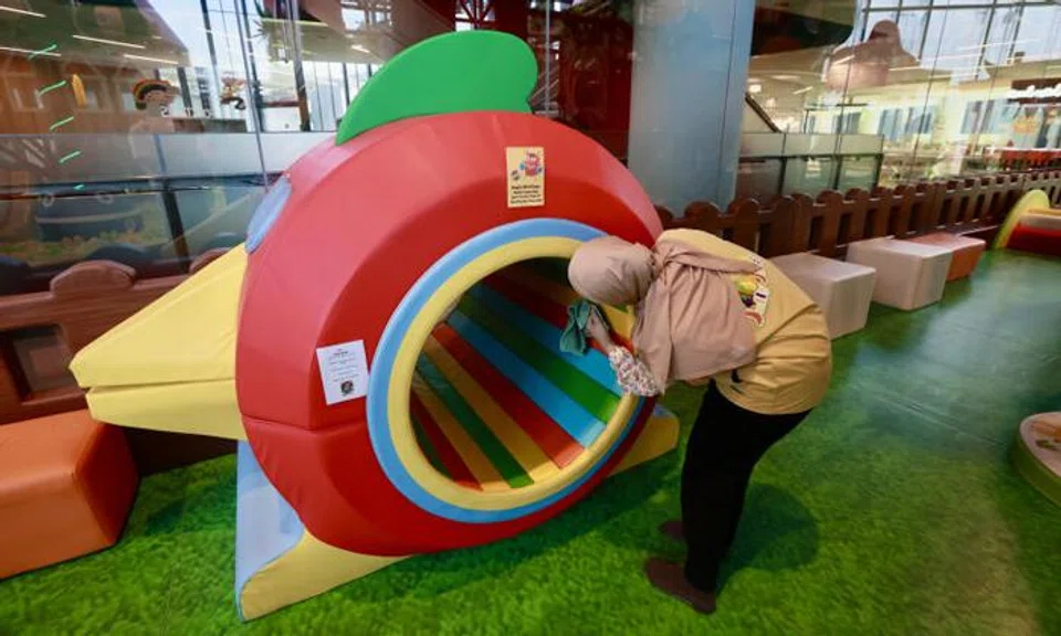 5-year-old boy's neck 'cracks', left twisted after playing in rotating tunnel at Our Tampines Hub