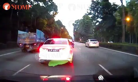 Audi driver cuts into Stomper's lane without signalling and plays braking game before speeding off