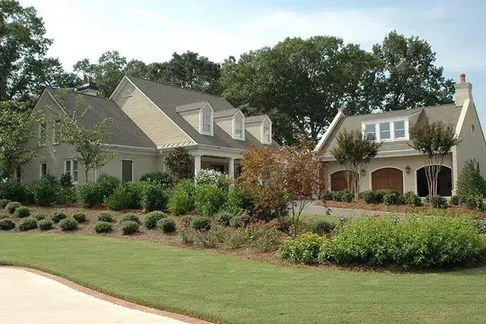 House-hunters should at least make a trip to see for themselves the home that they are buying, and its surrounding neighbourhood. 