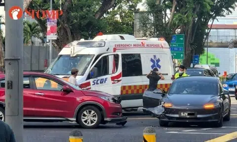 2-car collision at Ang Mo Kio junction: 'I pity the children in the Tesla'