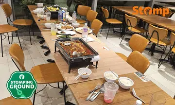 Food court etiquette and tray return tips