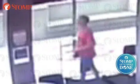 Man who picked up wallet at Bedok North kopitiam returns it after seeing video on Stomp