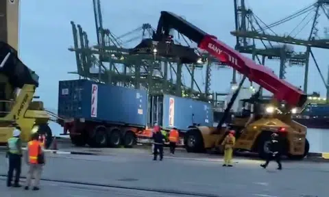 Driver's body found by SCDF divers after his prime mover falls into sea at Keppel Terminal