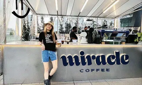 Here's why Hong Kong singer Joey Yung made JJ Lin's cafe her first stop in Singapore