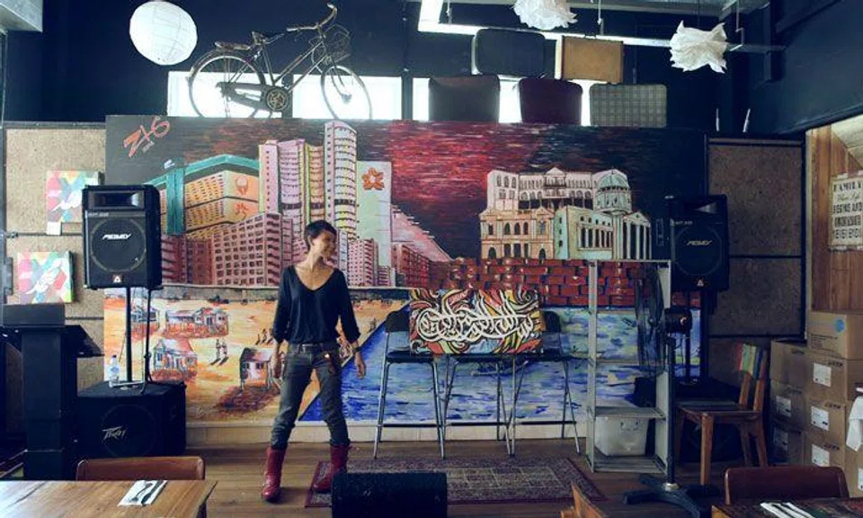 InstaScram cafe-tours to these really #coolcafes