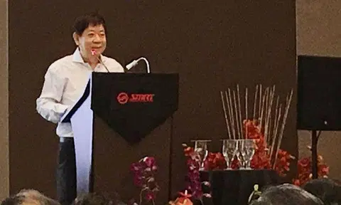 Transport Minister Khaw Boon Wan said he did not like the way the press has been covering the resignalling project "because they've magnified the problem unfairly"PHOTO: LIANHE WANBAO