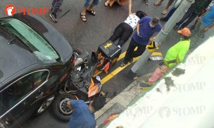 Pedestrian and motorcyclist hurt in accident with 2 cars at Jalan Besar ...