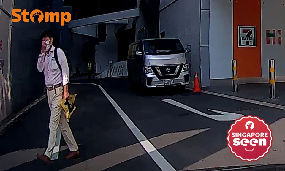 road rage, pedestrian behaviour, middle finger