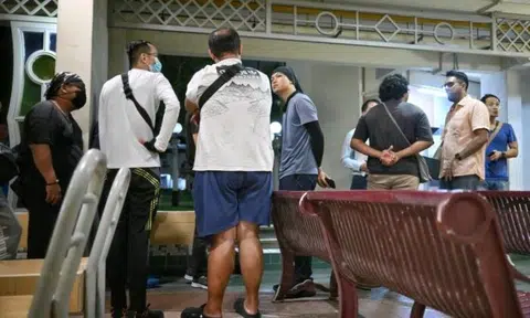 About 20 delivery riders meet Pritam Singh to discuss platform worker issues