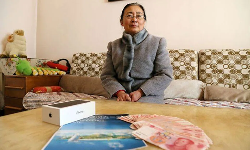 Lonely woman in Zhengzhou hiring 'daughter' to travel with: She will pay for all expenses and give away iPhone 7