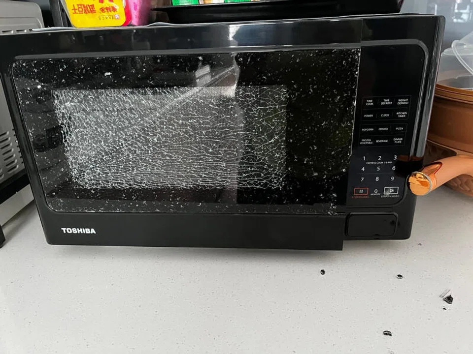 The microwave that Mary's husband damaged and destroyed after using Kpods.
