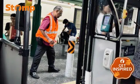 Bus captain goes the extra mile for elderly woman in wheelchair: 'Kindness still thrives'