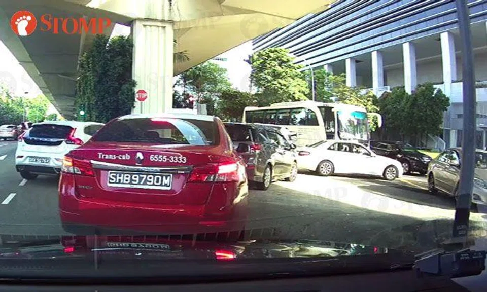 3 cars caught on camera beating red light near Mapletree Business City