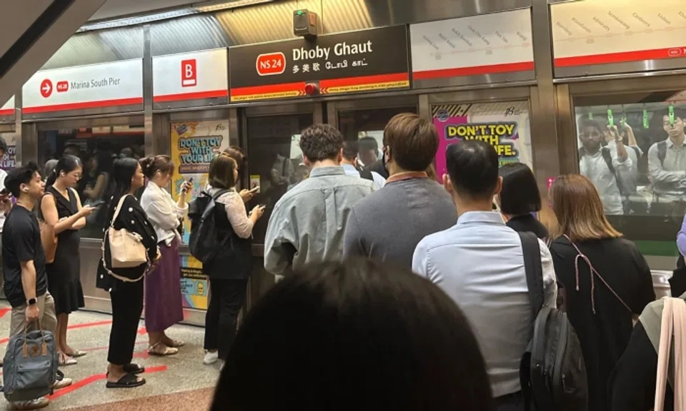 Queues at Dhoby Ghaut MRT station
