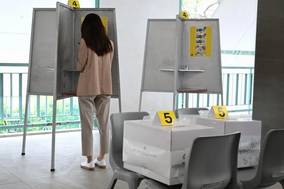 If Polling Day is a non-working day for the employee, he or she is entitled to either a day off or salary in lieu.