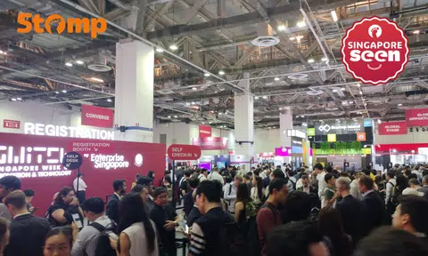 'Super long' queue for IT event at MBS, Stomper frustrated to wait 52 minutes to get in