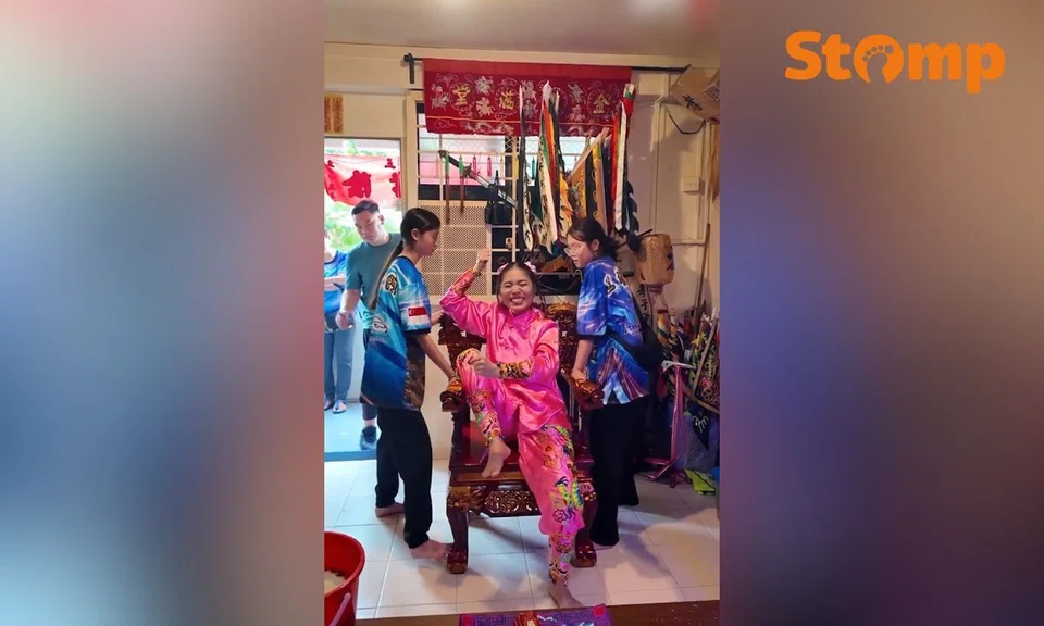 Taoist medium temple scammed teacher