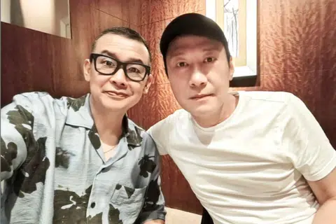 Leon Lai (right) invited fellow musician Mark Lui (left) to dinner.