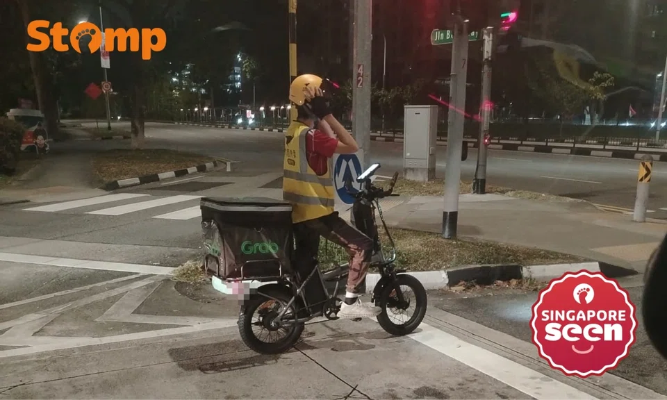 Delivery rider in Meituan uniform spotted in Boon Lay: ‘Weird, is it in S’pore?’