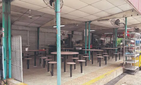 jalan benaan kapal hawker centre close down