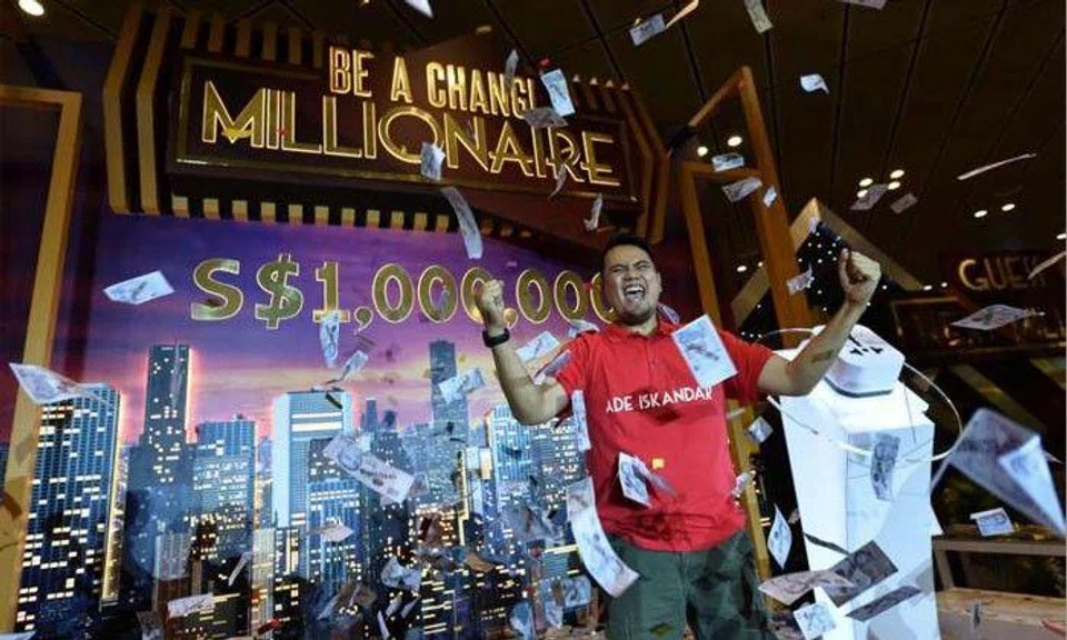 Changi Airport crowns Indonesian Ade Iskandar Roni its seventh Changi Millionaire. Photo by Changi Airport Group
