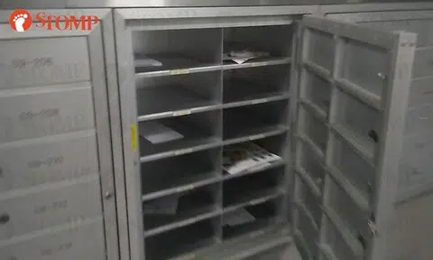 SingPost: Unlocked letterbox panel at Marine Drive due to mechanical failure 