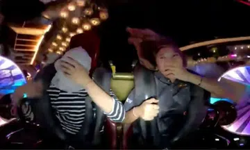 woman’s face gets covered by hijab during clarke quay slingshot ride 