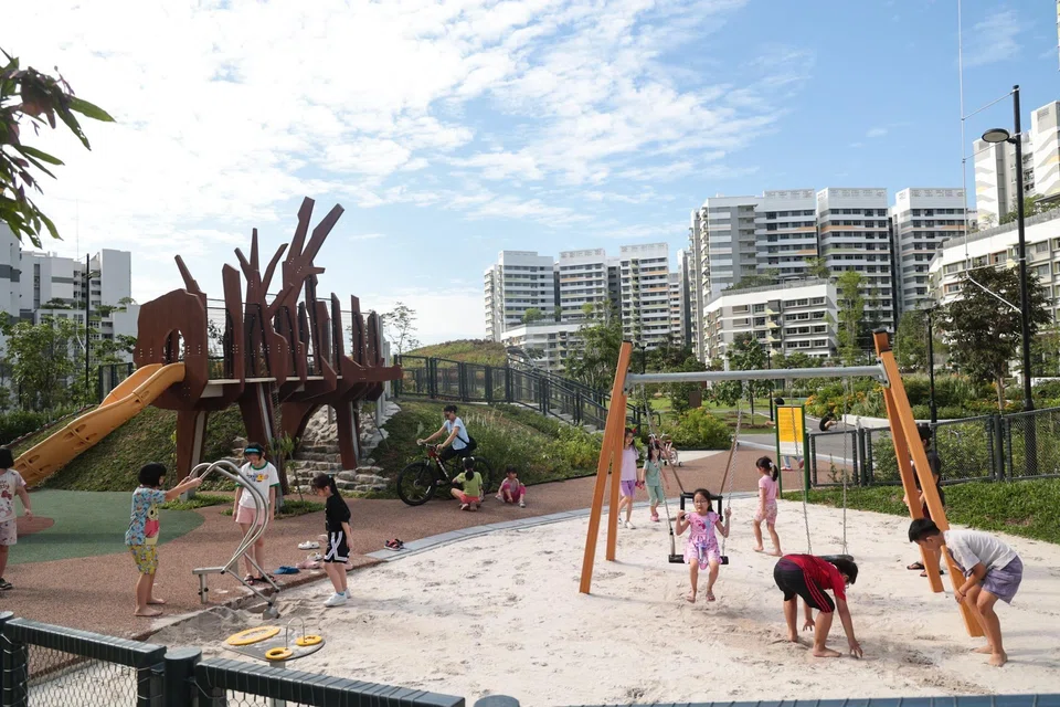 Tampines Boulevard Park’s west section has an eye-catching dragon head with a yellow slide and a sand play area with swings.