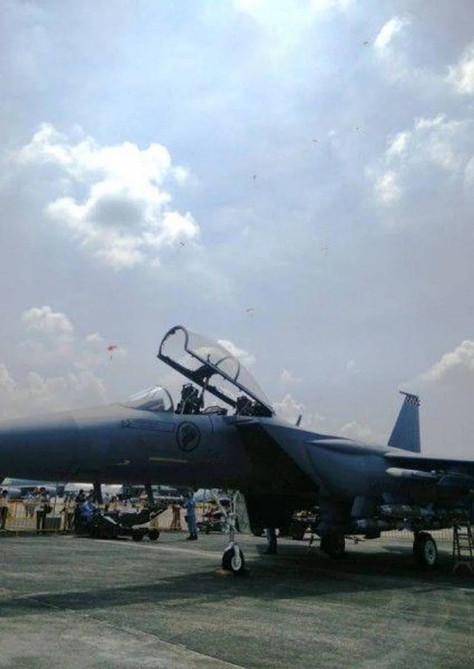 What happens when an unknown aircraft enters Singapore airspace?