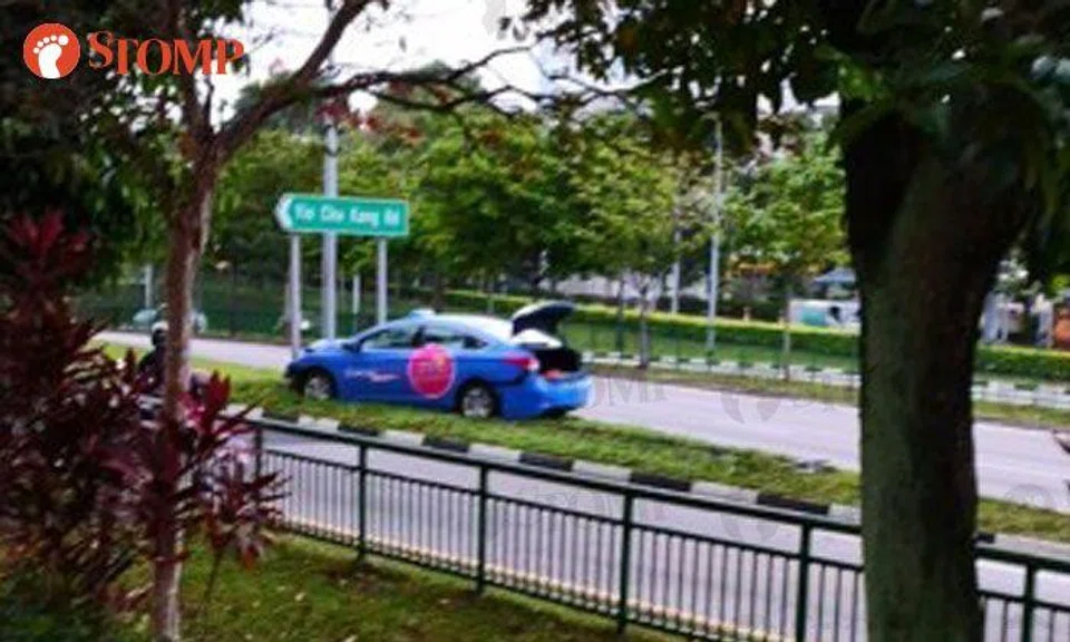 How did taxi end up mounting kerb in Ang Mo Kio? Even cabby says he doesn't know