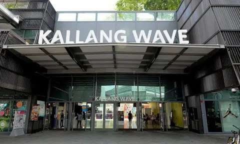 The police said they received a call for assistance at Kallang Wave Mall at about 1.25am on July 14.