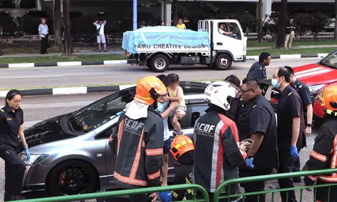 3-year-old rescued after accidentally locking himself inside father's car at Toa Payoh
