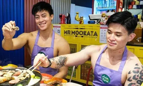 Patron calls police on shirtless male servers at Bugis mookata joint