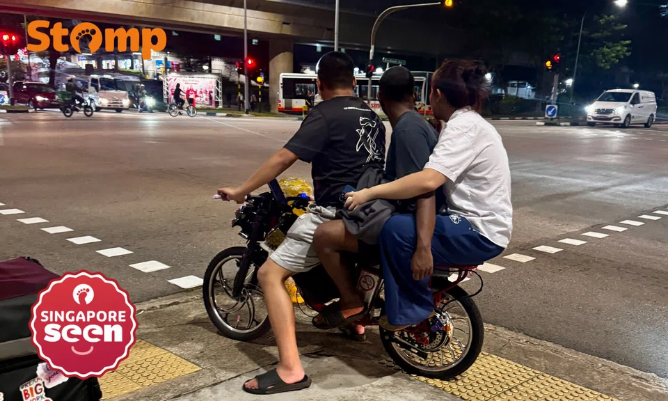 Stomper concerned after spotting 3 people squeezed onto e-bike in Woodlands