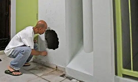 Punggol resident surprised by appearance of 'mystery hole' in corridor