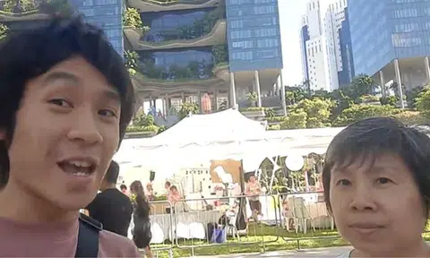 Amos Yee and mother, Mary Toh, at Hong Lim Park