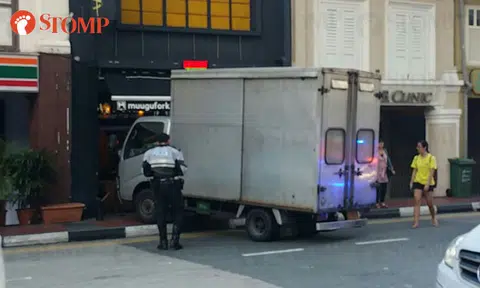 Lorry crashes into shopfront opposite Village Hotel at Victoria Street