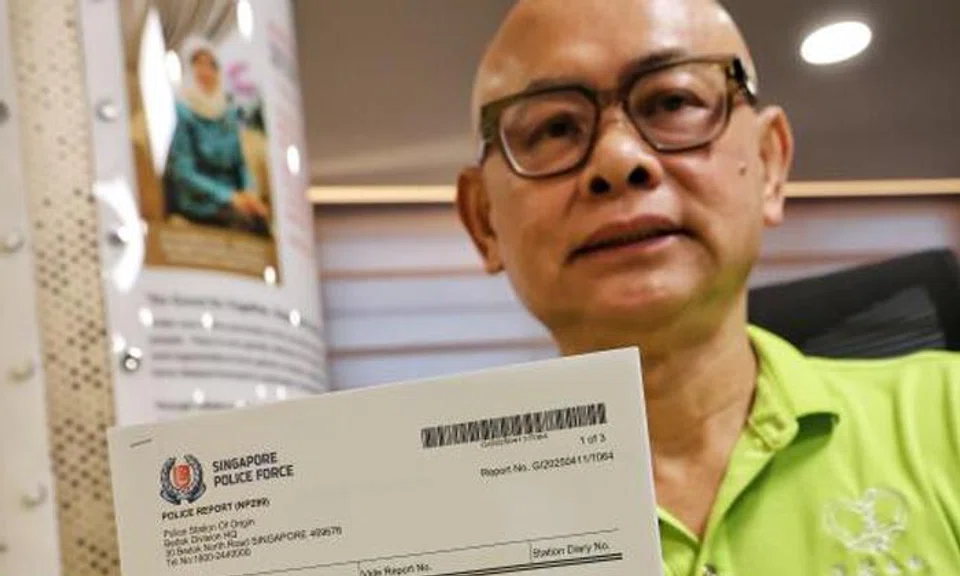 Philanthropist Toh Soon Huat stops elderly man from losing $10,000 to scam misusing his name