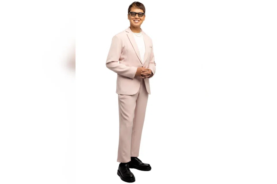 Kiss92 FM radio DJ Glenn Ong won the inaugural Presenter of the Year prize at SPH Media’s annual English, Malay and Tamil Media Group awards ceremony on April 4, 2025.