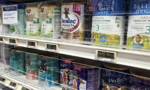 Couple stole 12 tins of milk powder worth over $1,565 from hypermarket, sold them on Carousell for $1,170