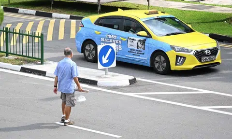 elderly jaywalkers pedestrians increase in road traffic accident
