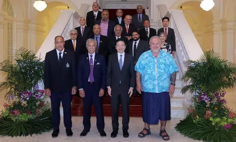 French Polynesian president in floral shirt stands out in PM Wong's group photo: 'That's one cool man'