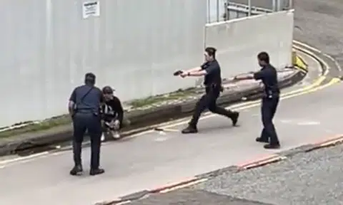 Police arrest man who was in possession of baton and knuckle-duster at Bencoolen Street