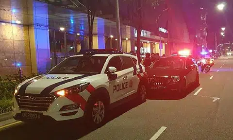 Merc driver crashed into police car at Somerset Road after 10 beers, causing $2.3k in damages