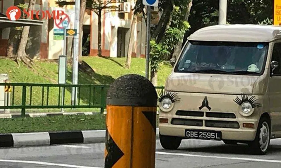 "What beautiful eyelashes you have!": Cool vehicle makes Lau Lup's day