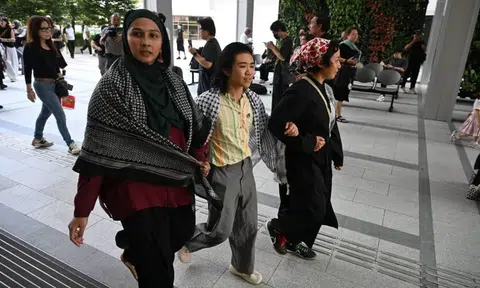 Six women charged over Gaza conflict protests