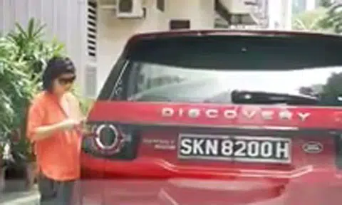 Woman blocks one-way road with Land Rover -- then takes own sweet time to move off