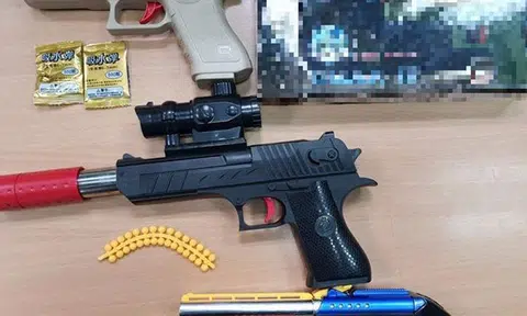 S'porean girls caught bringing in 3 airsoft guns, pellets